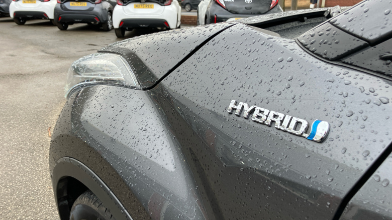 Toyota C-HR 1.8 Hybrid Design 5dr CVT Hybrid Hatchback